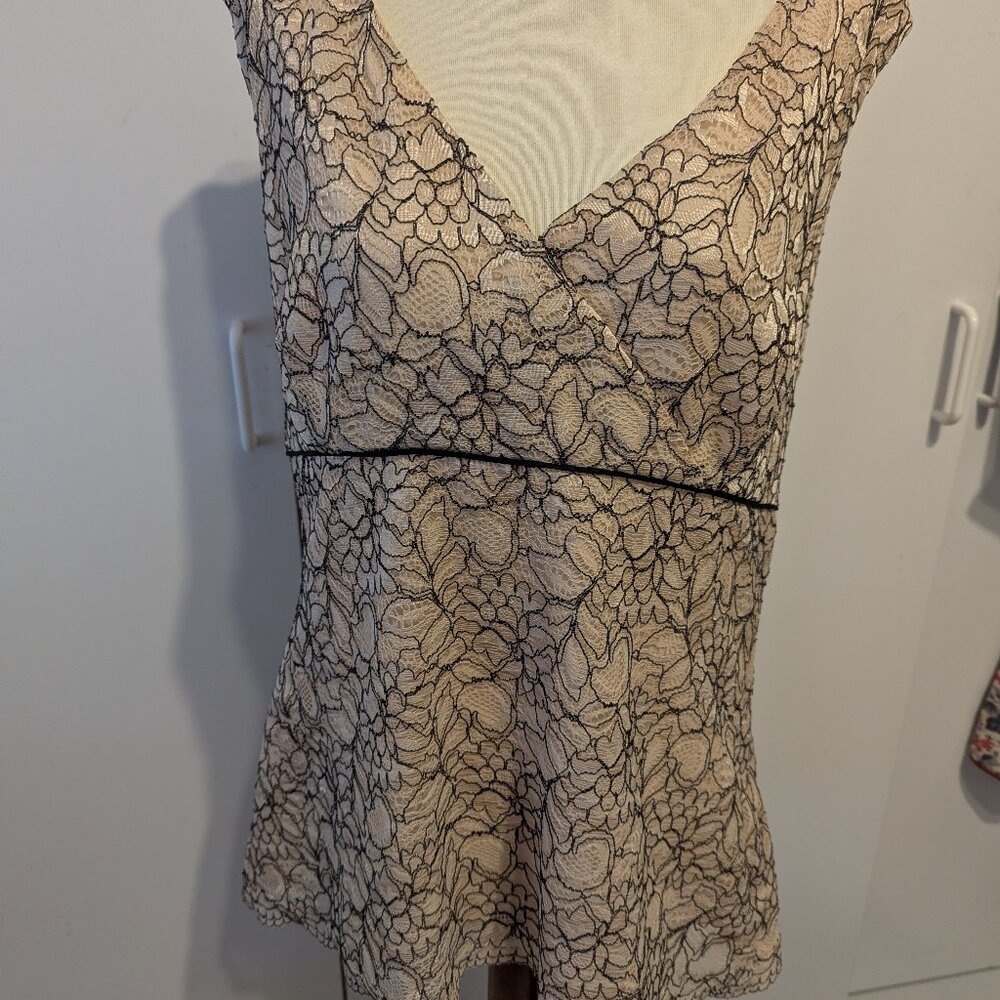 Elegant Caslon fitted lace top